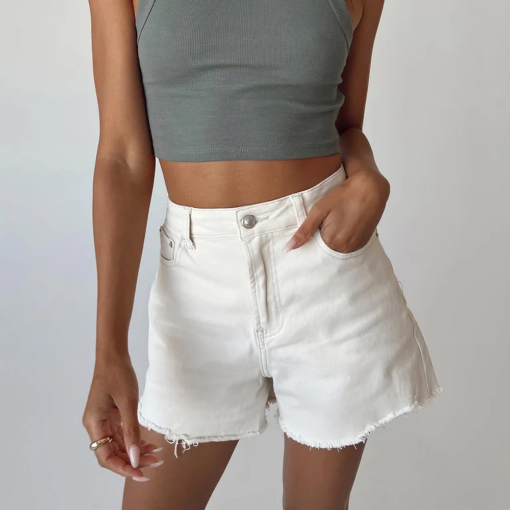 Levi's Women's Cream Denim Shorts